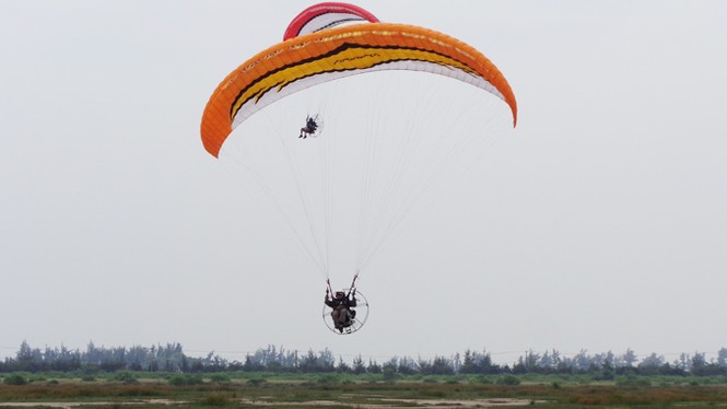 Phiêu bồng với dù bay - ảnh 2