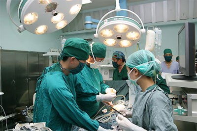 Cứu sống bệnh nhân bị đâm xuyên gan - ảnh 1