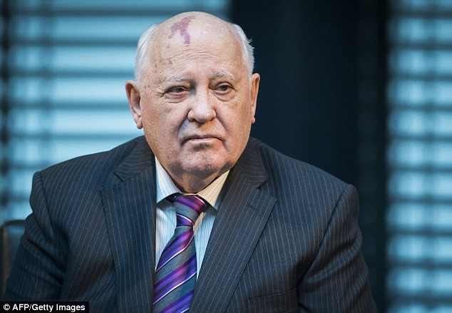 Cựu Tổng thống Liên Xô Gorbachev cảnh báo Chiến tranh lạnh mới - ảnh 1