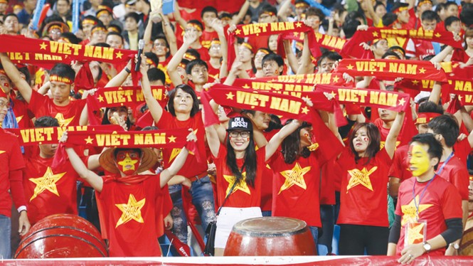 HLV Toshiya Miura bảo vệ hàng phòng ngự Việt Nam - ảnh 1