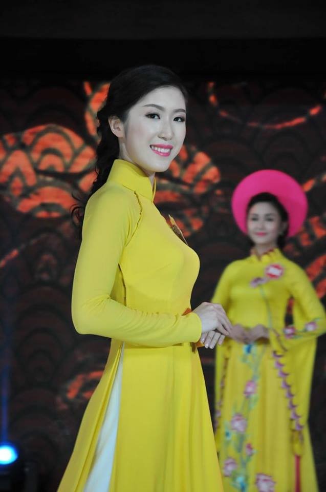 ẢNH: Thí sinh hoa hậu Việt Nam duyên dáng trong tà áo dài - ảnh 4