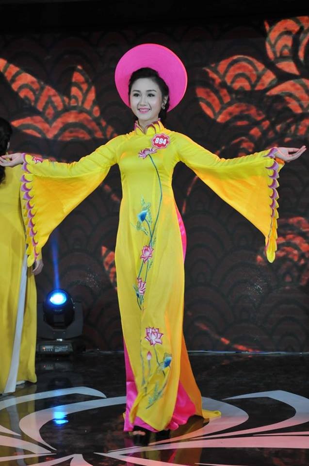 ẢNH: Thí sinh hoa hậu Việt Nam duyên dáng trong tà áo dài - ảnh 5