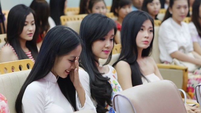 Thí sinh hồi hộp chờ gọi tên vào Vòng Chung khảo phía Nam - ảnh 2
