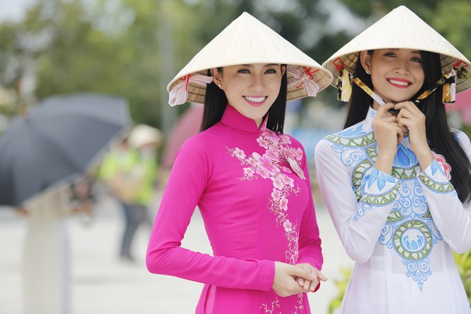 Thí sinh Hoa hậu phía Nam duyên dáng trong tà áo dài - tiếp - ảnh 4