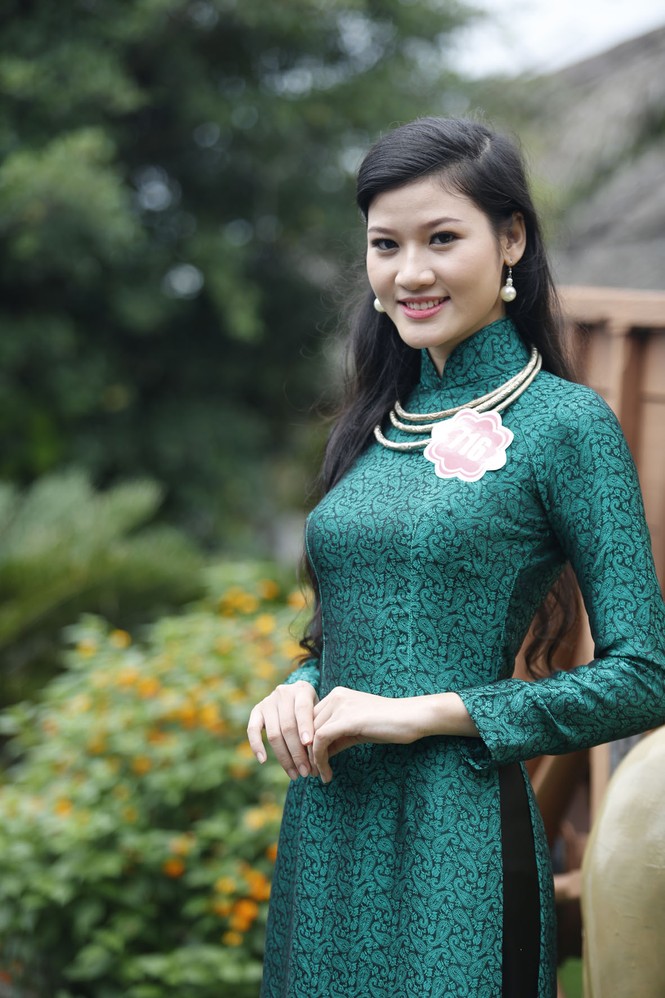 Thí sinh Hoa hậu phía Nam duyên dáng trong tà áo dài - tiếp - ảnh 12