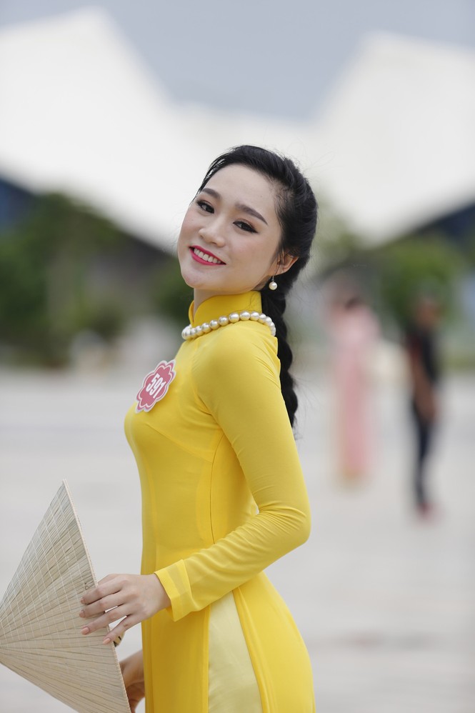 Thí sinh Hoa hậu phía Nam duyên dáng trong tà áo dài - tiếp - ảnh 7