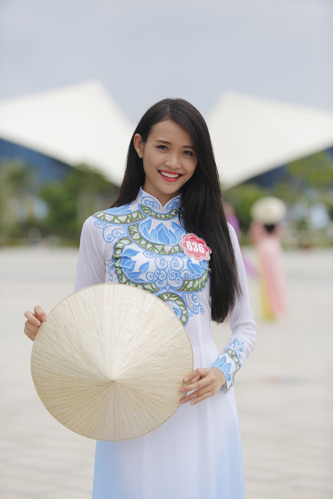 Thí sinh Hoa hậu phía Nam duyên dáng trong tà áo dài - tiếp - ảnh 10