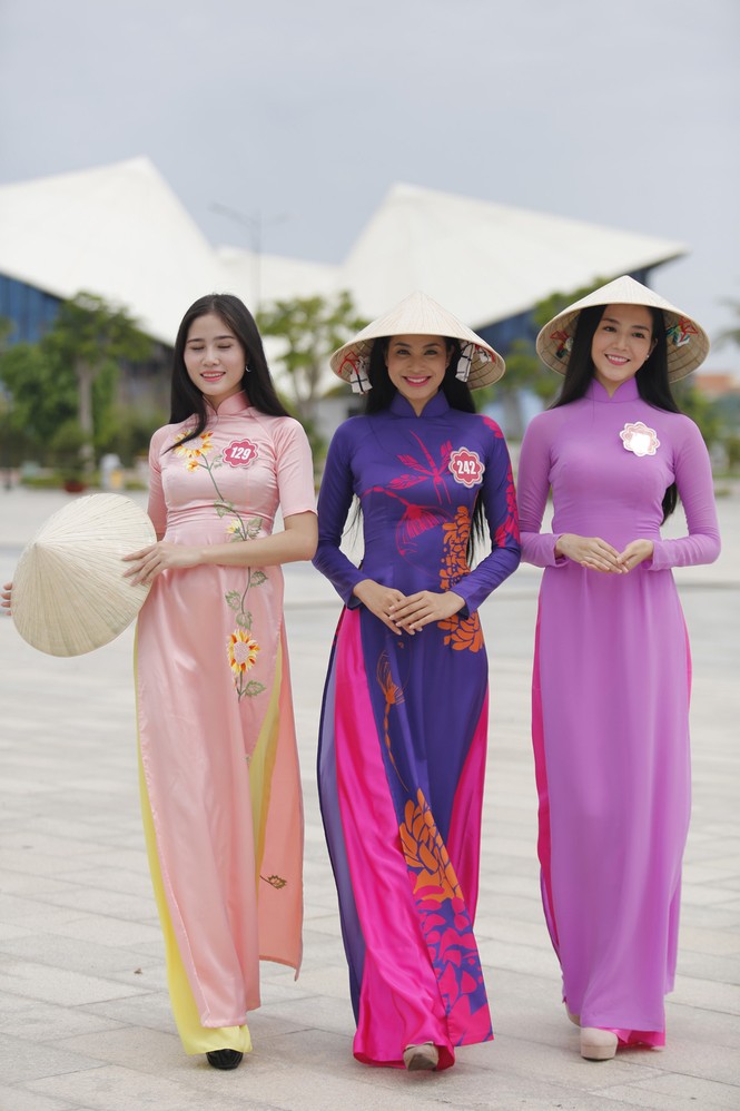 Thí sinh Hoa hậu phía Nam duyên dáng trong tà áo dài - tiếp - ảnh 9