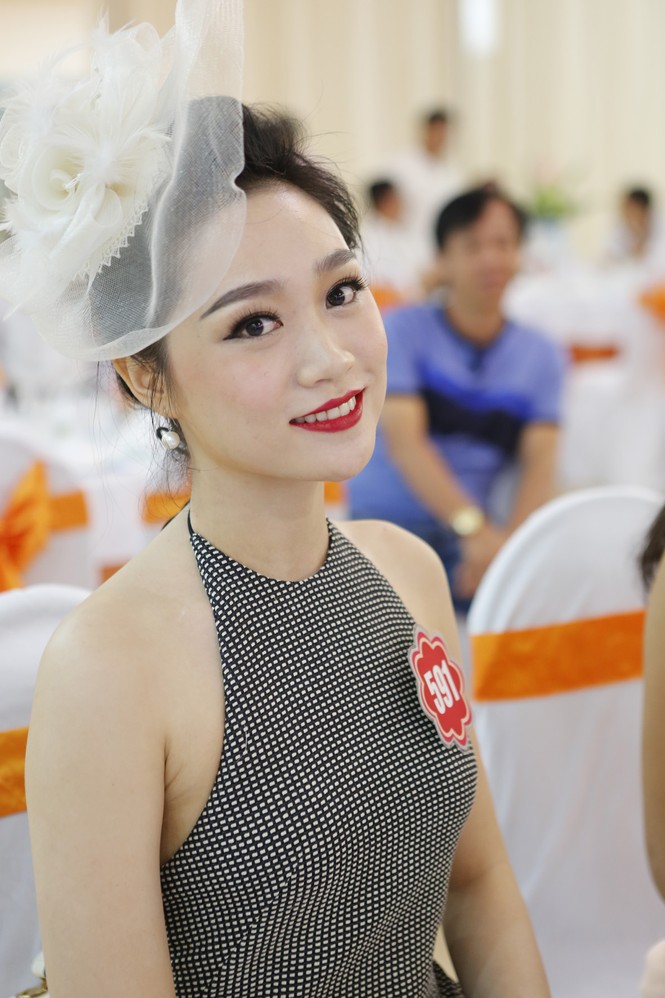 Thí sinh Hoa hậu phía Nam rạng rỡ dự tiệc - ảnh 12
