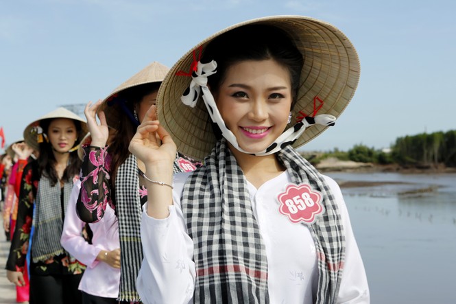 Sắc đẹp giữa vùng điện gió Bạc Liêu - tiếp - ảnh 7