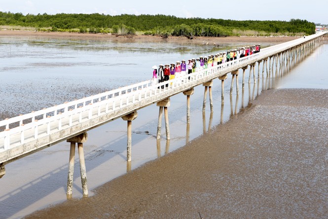 Sắc đẹp giữa vùng điện gió Bạc Liêu - tiếp - ảnh 8
