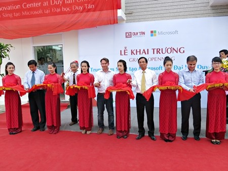 ĐH tư thục đầu tiên và lớn nhất miền Trung kỷ niệm 20 năm thành lập - ảnh 1