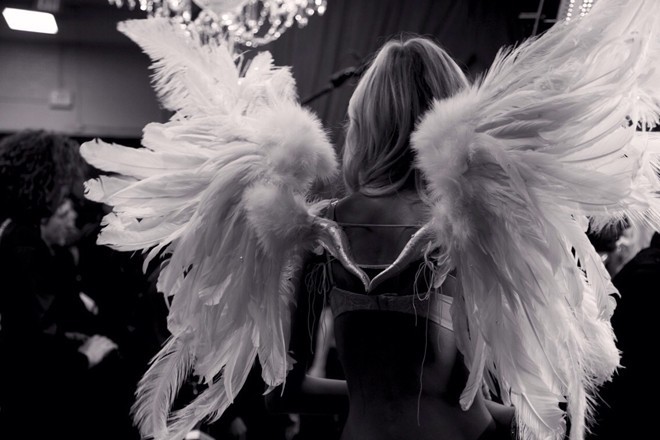 Bí mật thú vị sau đôi cánh thiên thần Victoria’s Secret - ảnh 9