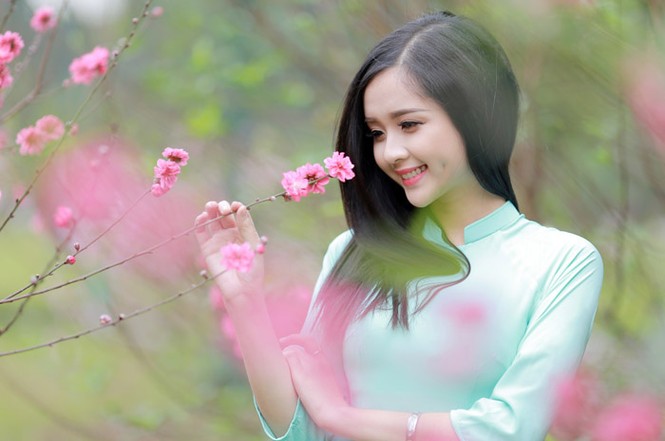 Nữ sinh Việt Nam ấn tượng khoe nụ cười tỏa nắng - ảnh 2