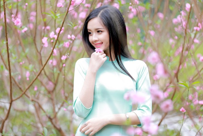 Nữ sinh Việt Nam ấn tượng khoe nụ cười tỏa nắng - ảnh 6