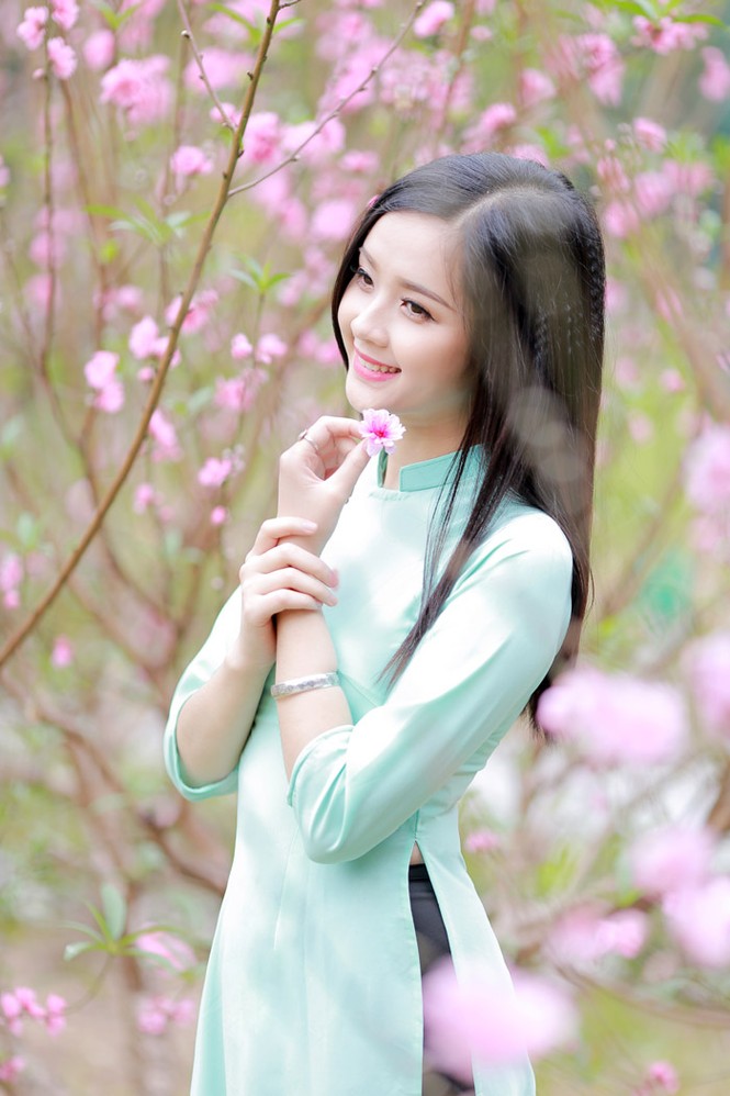 Nữ sinh Việt Nam ấn tượng khoe nụ cười tỏa nắng - ảnh 7