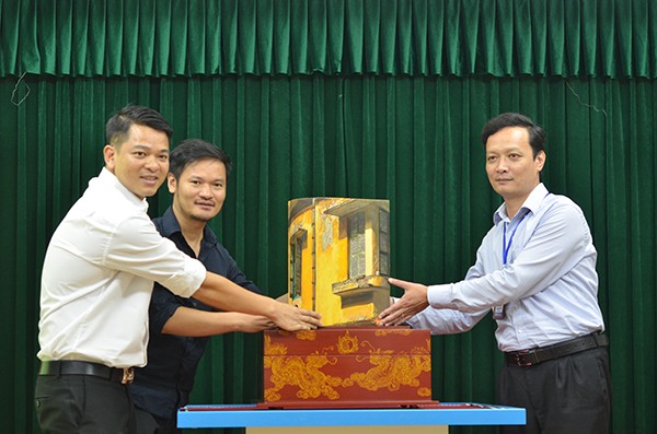 Trao tặng cuốn từ điển phiên bản đặc biệt cho Thư viện Hà Nội - ảnh 3