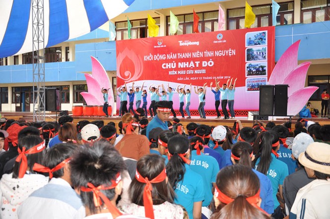 Đắk Lắk: Hàng nghìn người tham gia Chủ Nhật Đỏ - ảnh 7
