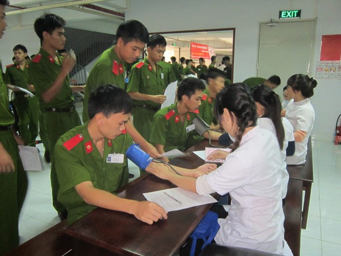 Học viên Cảnh sát háo hức hiến máu ngày Chủ Nhật Đỏ - ảnh 2