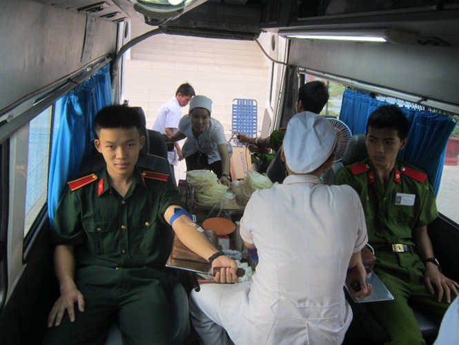 Học viên Cảnh sát háo hức hiến máu ngày Chủ Nhật Đỏ - ảnh 5