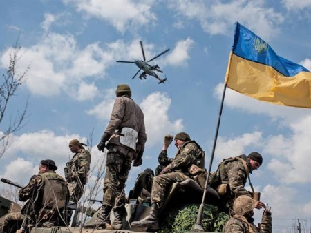 Ukraine tái triển khai chiến dịch quân sự tại miền Đông - ảnh 1