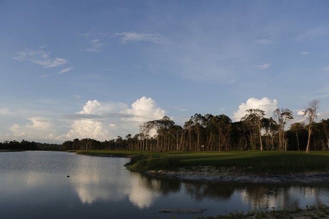 Dàn người đẹp 'so găng' trên sân golf đẹp nhất Phú Quốc - ảnh 2