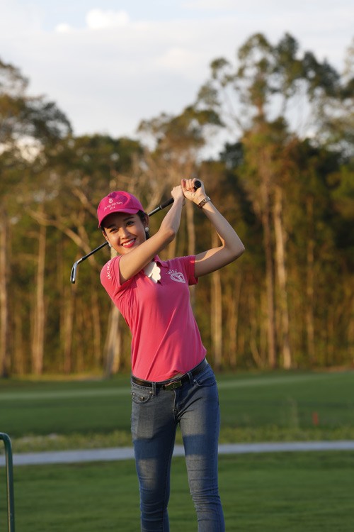 Dàn người đẹp 'so găng' trên sân golf đẹp nhất Phú Quốc - ảnh 7