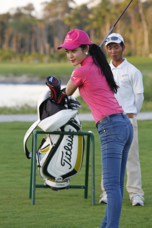 Dàn người đẹp 'so găng' trên sân golf đẹp nhất Phú Quốc - ảnh 12