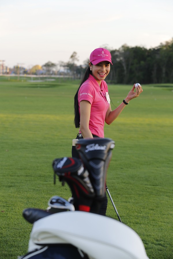 Dàn người đẹp 'so găng' trên sân golf đẹp nhất Phú Quốc - ảnh 16