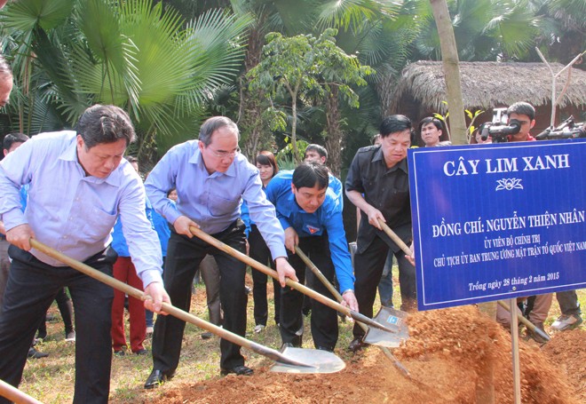 Lễ khởi động Tháng thanh niên và Tết trồng cây năm 2015 - ảnh 8
