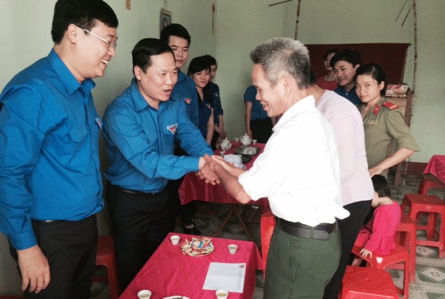 Lễ khởi động Tháng thanh niên và Tết trồng cây năm 2015 - ảnh 11