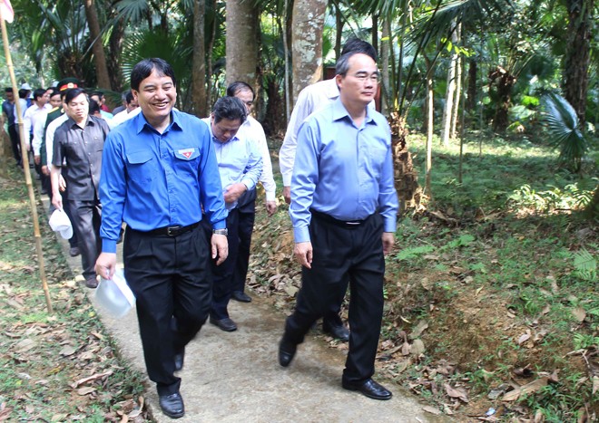 Lễ khởi động Tháng thanh niên và Tết trồng cây năm 2015 - ảnh 6