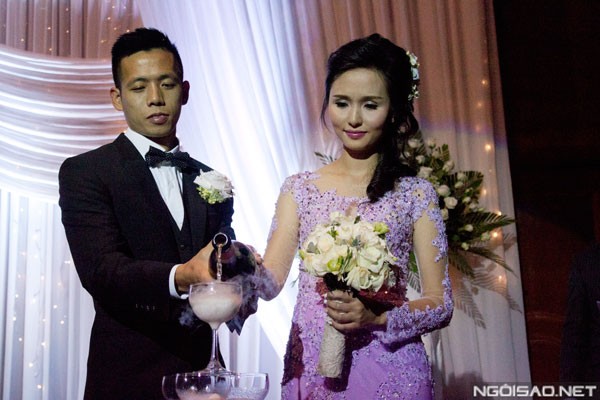 Văn Quyết cưới vợ sau một tháng 'hoãn binh' - ảnh 10