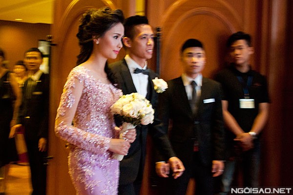 Văn Quyết cưới vợ sau một tháng 'hoãn binh' - ảnh 4