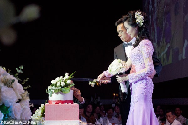 Văn Quyết cưới vợ sau một tháng 'hoãn binh' - ảnh 8