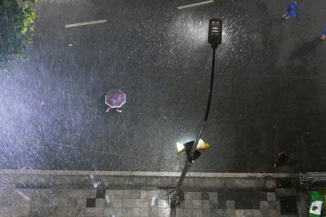 Hà Nội chính thức mở rộng phố đi bộ quanh Hồ Gươm - ảnh 2