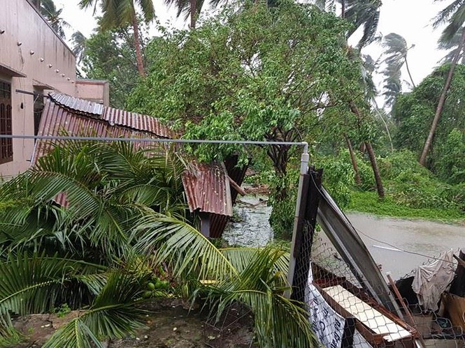 Bão Damrey ngày càng mạnh, áp sát Bình Định - Phú Yên - ảnh 53