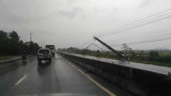 Bão Damrey ngày càng mạnh, áp sát Bình Định - Phú Yên - ảnh 11
