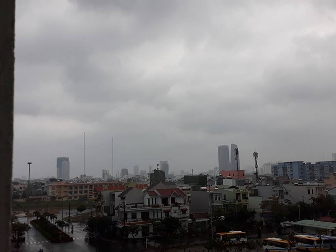 Bão Damrey ngày càng mạnh, áp sát Bình Định - Phú Yên - ảnh 72