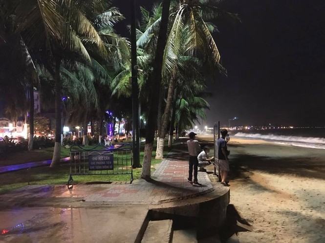 Bão Damrey ngày càng mạnh, áp sát Bình Định - Phú Yên - ảnh 91