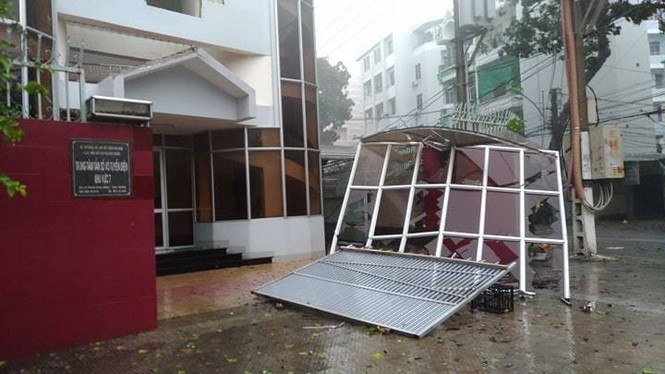 Bão Damrey ngày càng mạnh, áp sát Bình Định - Phú Yên - ảnh 69