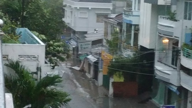 Bão Damrey ngày càng mạnh, áp sát Bình Định - Phú Yên - ảnh 86