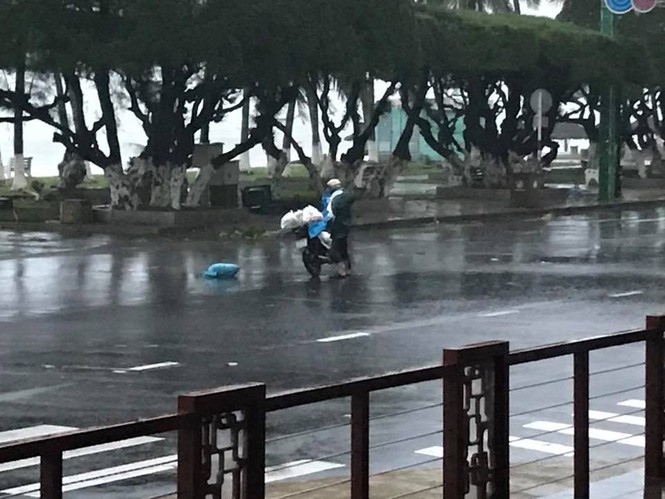 Bão Damrey ngày càng mạnh, áp sát Bình Định - Phú Yên - ảnh 73