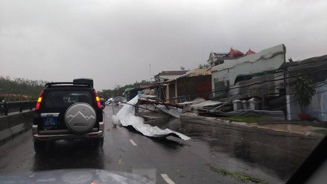 Bão Damrey ngày càng mạnh, áp sát Bình Định - Phú Yên - ảnh 23