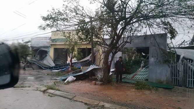 Bão Damrey ngày càng mạnh, áp sát Bình Định - Phú Yên - ảnh 24