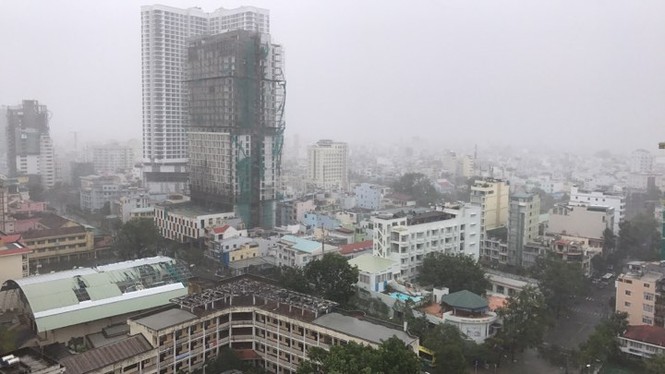 Bão Damrey ngày càng mạnh, áp sát Bình Định - Phú Yên - ảnh 44