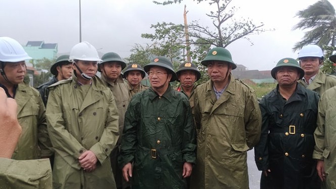 Bão Damrey ngày càng mạnh, áp sát Bình Định - Phú Yên - ảnh 32