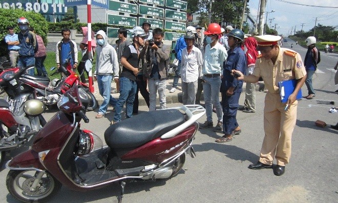 Va chạm xe ben, một phụ nữ tử vong - ảnh 1