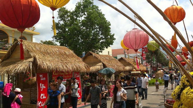 Đầu năm nhộn nhịp các gian hàng truyền thống ở Cần Thơ - ảnh 1
