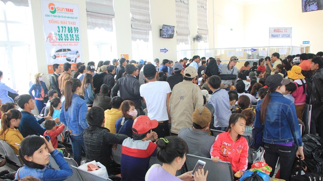 Hàng ngàn người nô nức ra đảo Lý Sơn du xuân - ảnh 2
